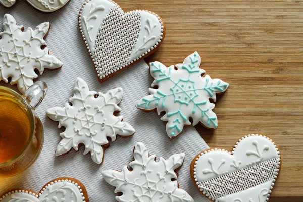 Valentine White Gingerbread Shape Heart Wooden Board — Stock Photo, Image