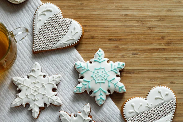 Valentine White Gingerbread Shape Heart Wooden Board — Stock Photo, Image