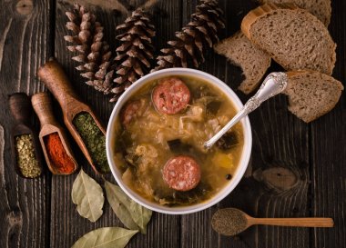 Doğal backgrou tarihinde mantarlar ile Slovak Noel lahana çorbası