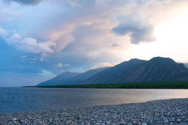 Paisaje de Baikal con fondo de atardecer —  Fotos de Stock