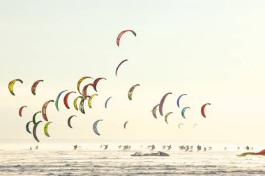 Novosibirsk, Rusya Federasyonu-donmuş gölün rekabet üzerinde yelken December21:Ice