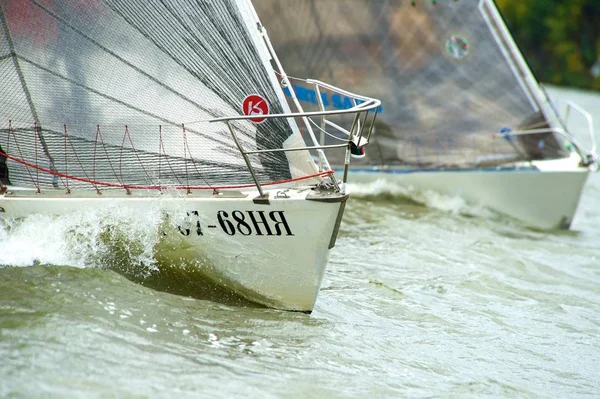 Novosibirsk, Rusland-July12:Sailing Regatta, interregionale competitie — Stockfoto