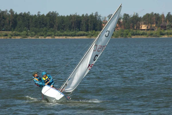 NOVOSIBIRSK, RUSIA-JULIO 12: Regata de vela, Competencia interregional — Foto de Stock