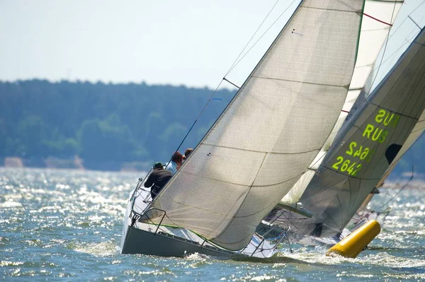 NOVOSIBIRSK, RUSIA-JULIO 12: Regata de vela, Competencia interregional — Foto de Stock