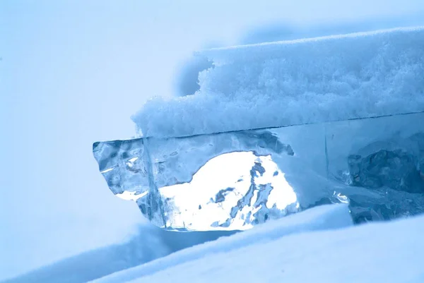 Floe e neve, la luce si rifrange — Foto Stock