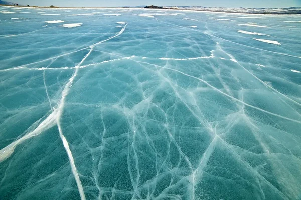 Estrutura do gelo Baikal com pequenas rachaduras como textura ou fundo — Fotografia de Stock
