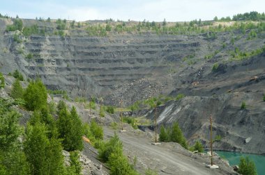Kömür madenciliği Kemerovo bölgesi için terk edilmiş taş ocağı