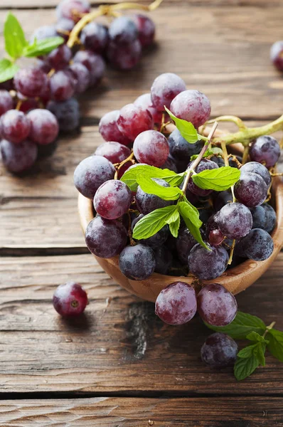 Ripe red grapes — Stock Photo, Image