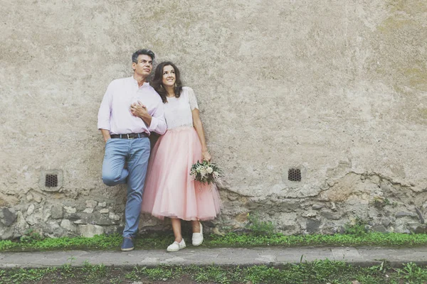 Novio y novia juntos — Foto de Stock