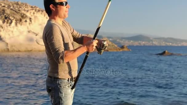 Pescatore e luce del tramonto — Video Stock