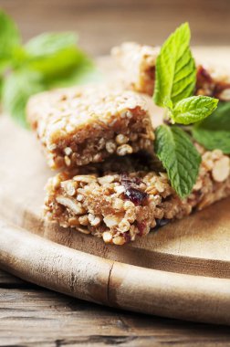 Mısır gevreği barlar çilek ile