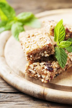 Mısır gevreği barlar çilek ile