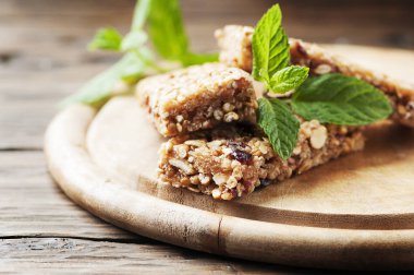 Mısır gevreği barlar çilek ile