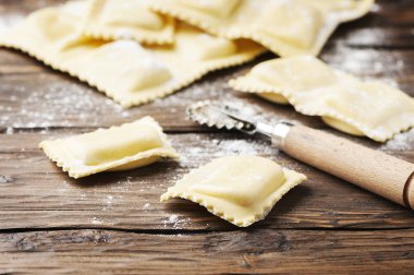 Masada pişmemiş mantı