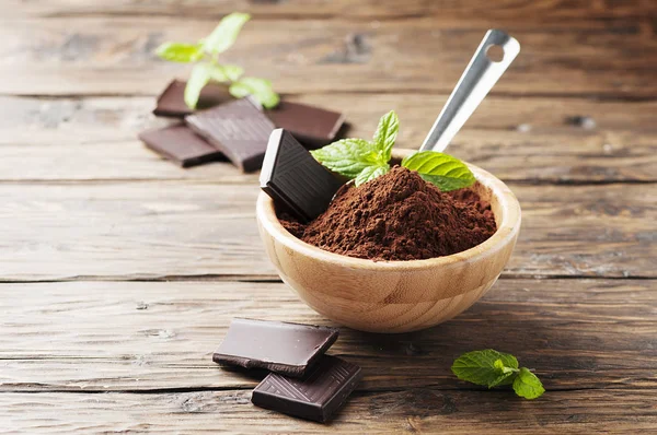 Темный шоколад и какао — стоковое фото