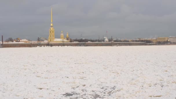 Зимний вид Петропавловской крепости, Санкт-Петербург — стоковое видео