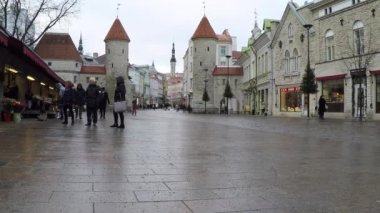 Tallinn sokaklarında Noel