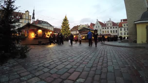 Kerst straten van Tallinn — Stockvideo