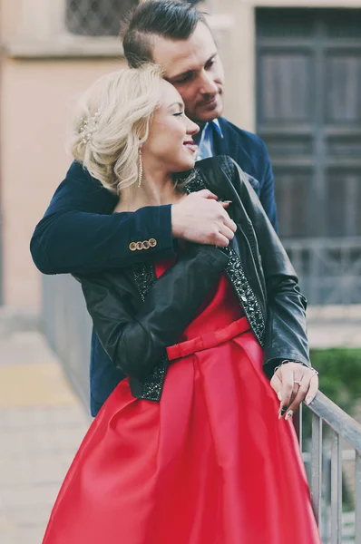 Happy young couple — Stock Photo, Image