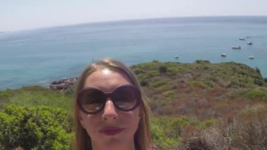  kamera için arayan kadın 