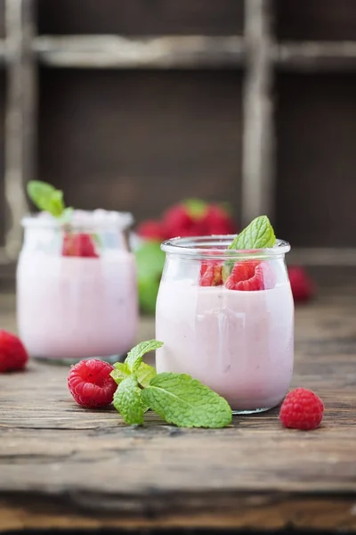 Domácí jogurt s malinovou — Stock fotografie