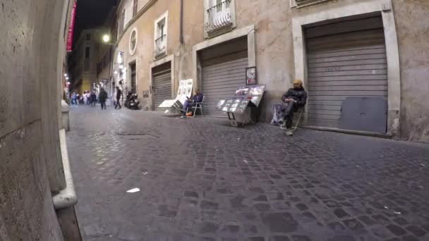 Weergave Van Oude Overvolle Stedelijke Straat Nachts — Stockvideo