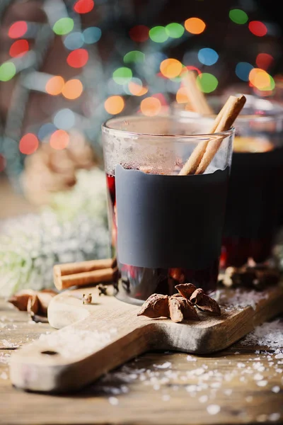 Karácsonyi forró forralt bor-fahéjas — Stock Fotó
