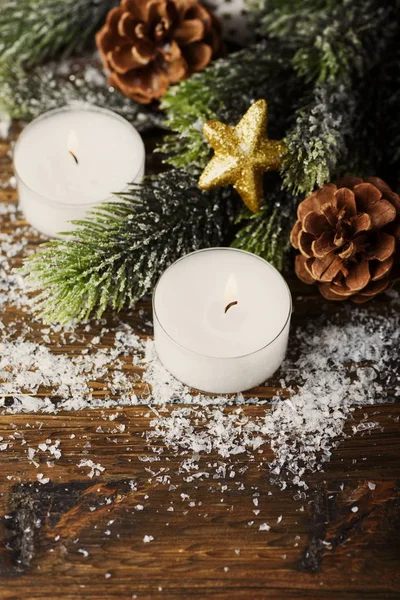 Adorno de Navidad sobre el fondo de madera — Foto de Stock