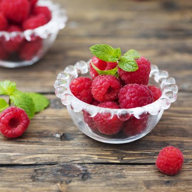 Taze tatlı ahududu ahşap tablo