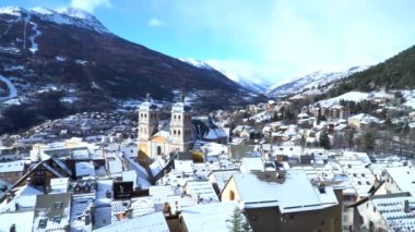 Kış Briancon doğal görünümünü ve arka planda dağlar