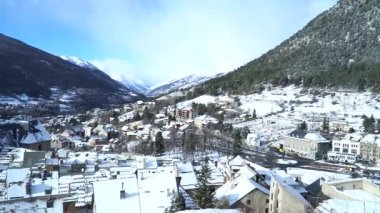 Kış Briancon doğal görünümünü ve arka planda dağlar