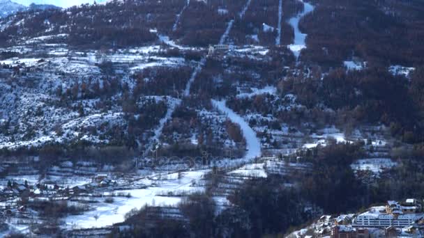 Blick Auf Die Skipiste Den Winterbergen — Stockvideo