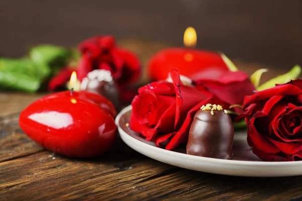Red Candles Roses Wooden Table Selective Focus — Stock Photo, Image