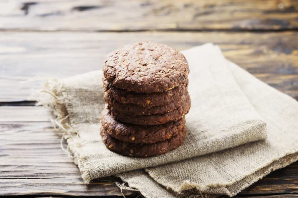 Pilha Biscoitos Chocolate Mesa Madeira — Fotografia de Stock