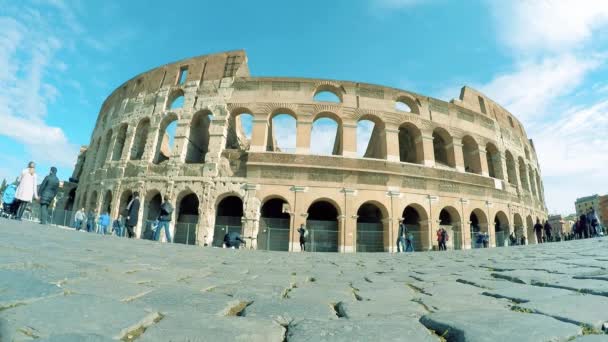 Blick Auf Das Antike Kolosseum Bei Sonnigem Wetter — Stockvideo