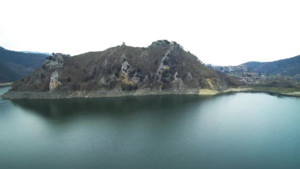 Vista Encantadora Lago Lago Del Turano Montanhas Envolventes — Vídeo de Stock