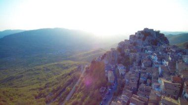 Eski gündoğumu, İtalya, Cervara Di Roma İtalya'nın muhteşem manzarasını.