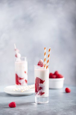 ahududu güler yüzlü