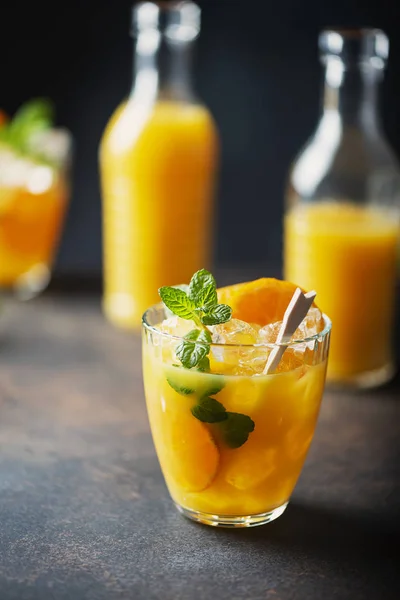 Апельсиновый коктейль — стоковое фото