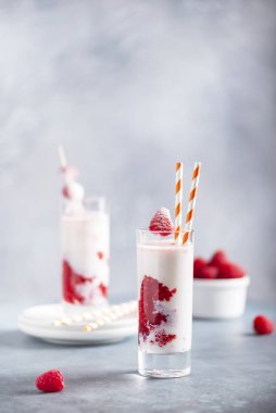 ahududu güler yüzlü