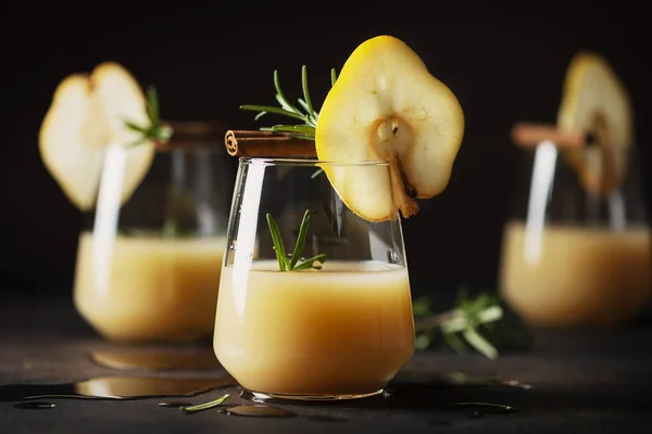 Gesunde Limonade mit Birnen — Stockfoto