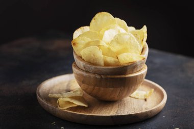 Sağlıksız patates cipsi