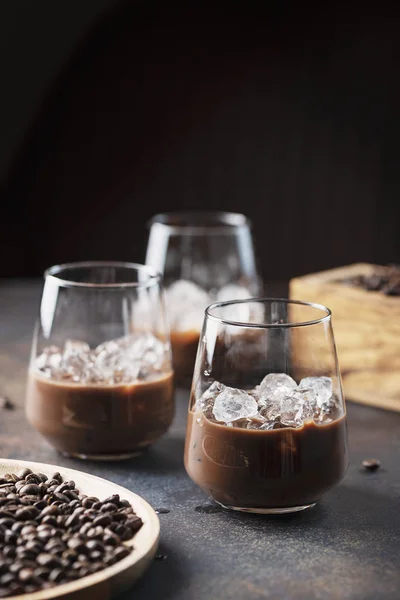 Cremiger Ligueur mit Kaffee — Stockfoto