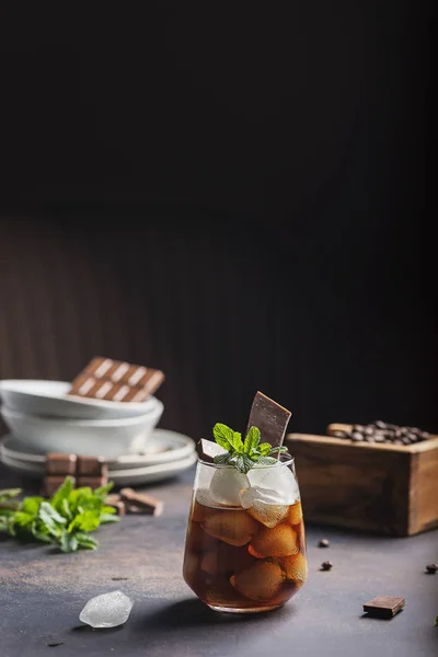 Glass Cold Summer Coffe Mint Chocolate Selective Focus Image — Stok fotoğraf