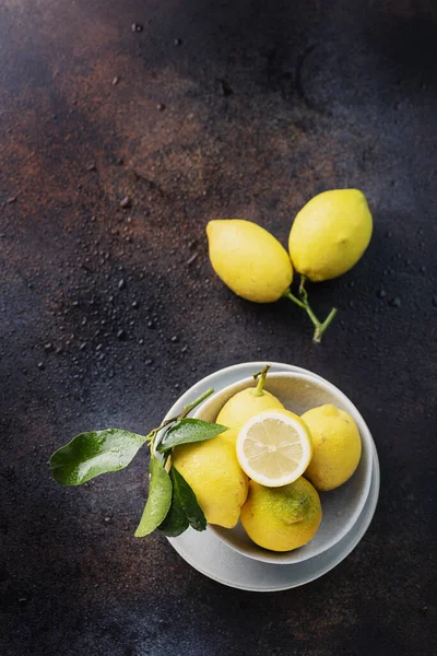 Fresh Biological Lemons Green Leaves Selective Focus — Stock Photo, Image