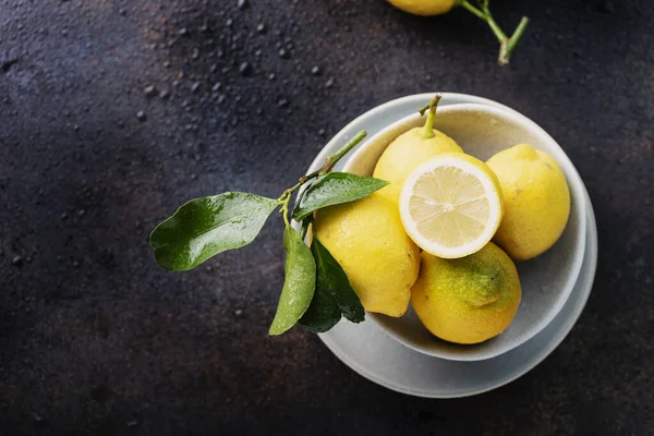 Fresh Biological Lemons Green Leaves Selective Focus — Stock Photo, Image