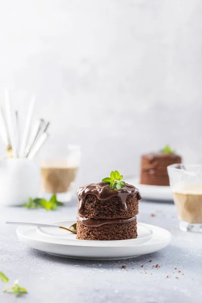 Schokoladen Mini Kuchen Mit Schokolade Ganash Und Minze Selektives Fokusbild — Stockfoto