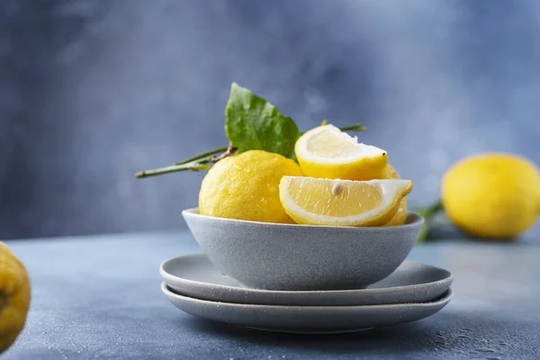 Fresh Sicilians Lemons Ceramic Bowl Selective Focus Image — Stock Photo, Image