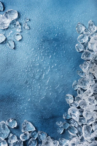 Mavi Arkaplanda Farklı Buz Kristalleri Bir Kopya Alanı Ile Seçici — Stok fotoğraf