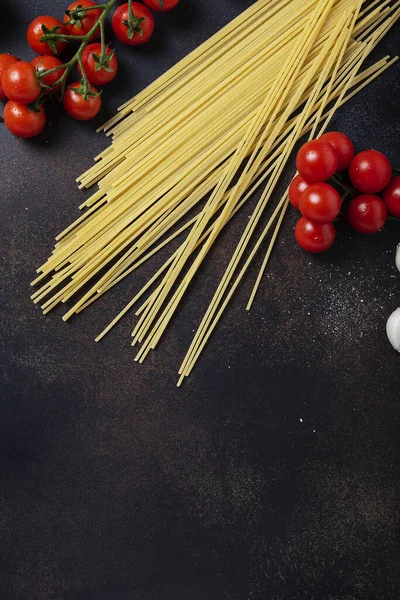 Ingrédients Pour Cuisson Des Pâtes Italiennes Spaghetti Tomate Ail Sur — Photo